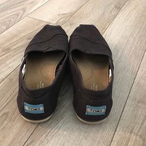 Size 8 classic black Toms